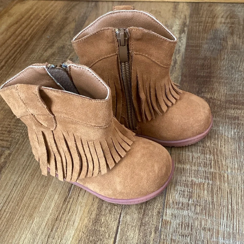 toddler brown zip up moccasin boots with fringe size 4